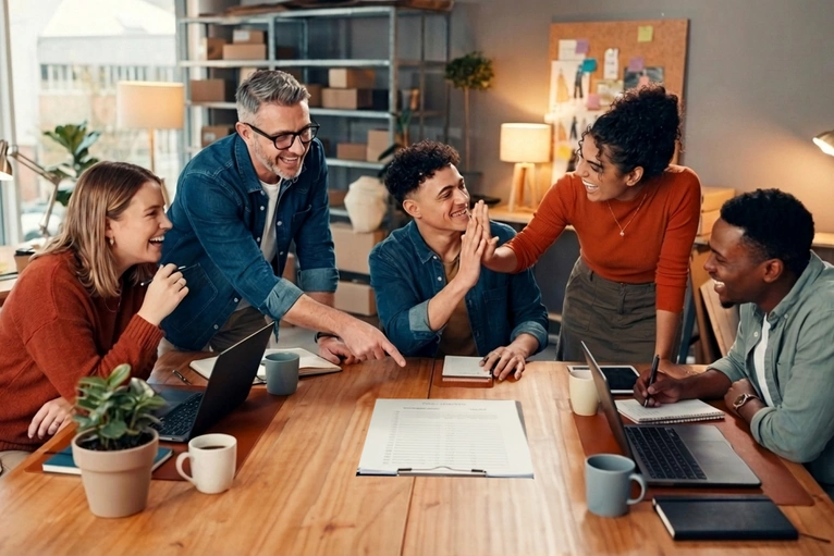 10 Tipps, wie du clever Geld sparen kannst